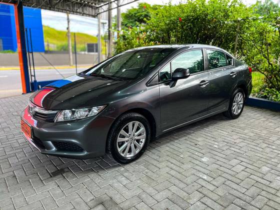 HONDA CIVIC 1.8 LXS 16V FLEX 4P AUTOMÁTICO HONDA CIVIC 1.8 LXS 16V FLEX 4P AUTOMÁTICO